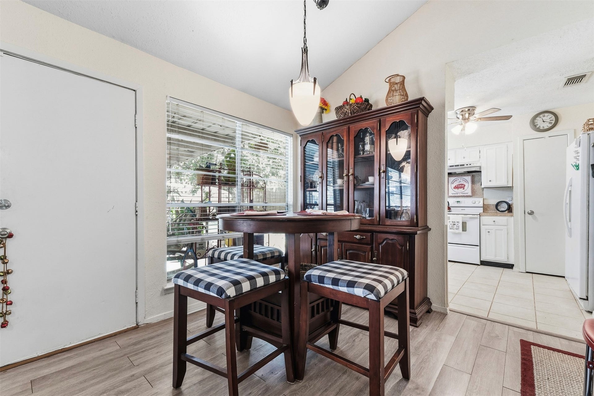 6919 Grant Drive, Richmond, TX 77469 6919 Grant Drive, Richmond, TX 77469