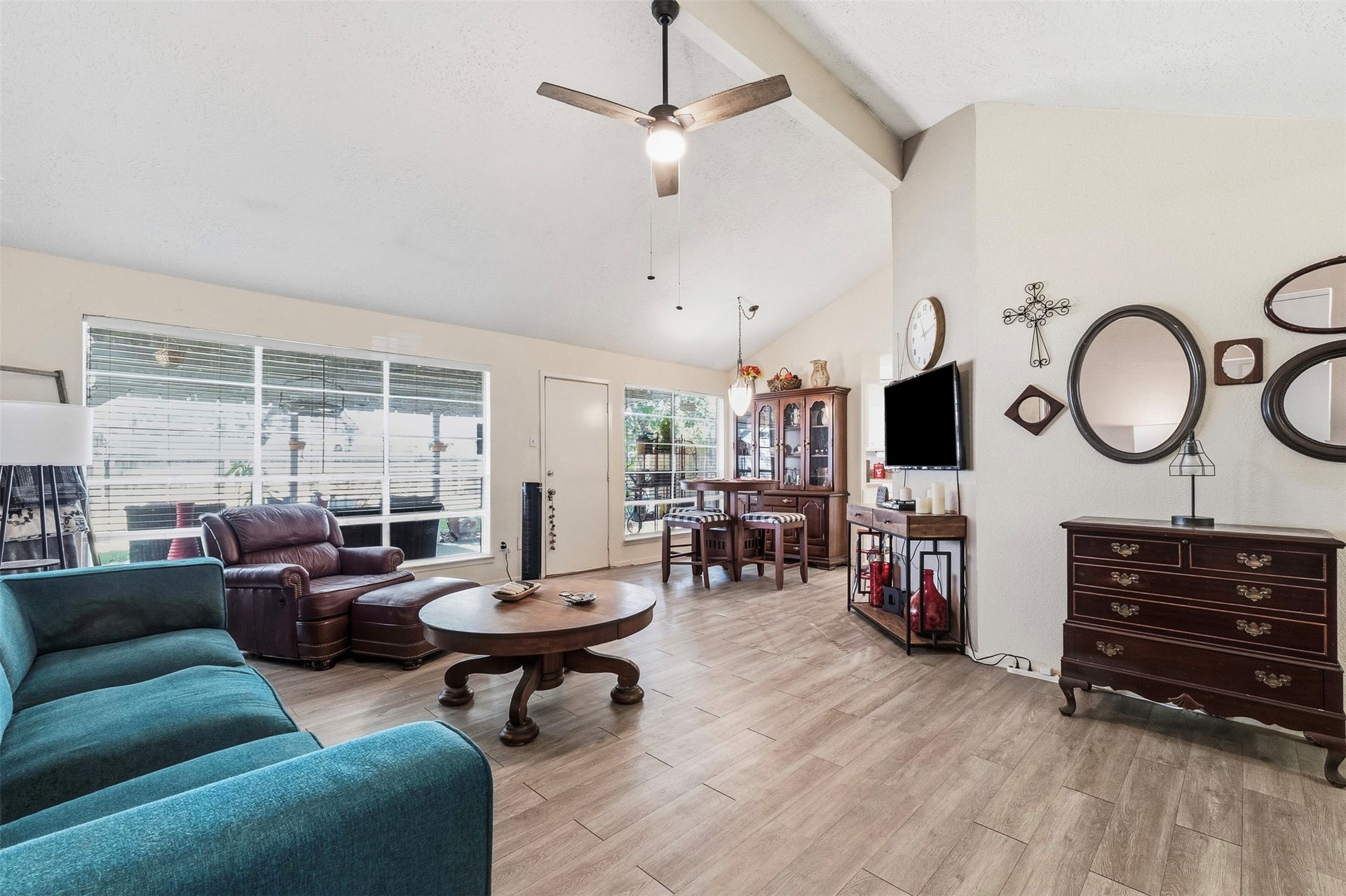 6919 Grant Drive, Richmond, TX 77469 6919 Grant Drive, Richmond, TX 77469
