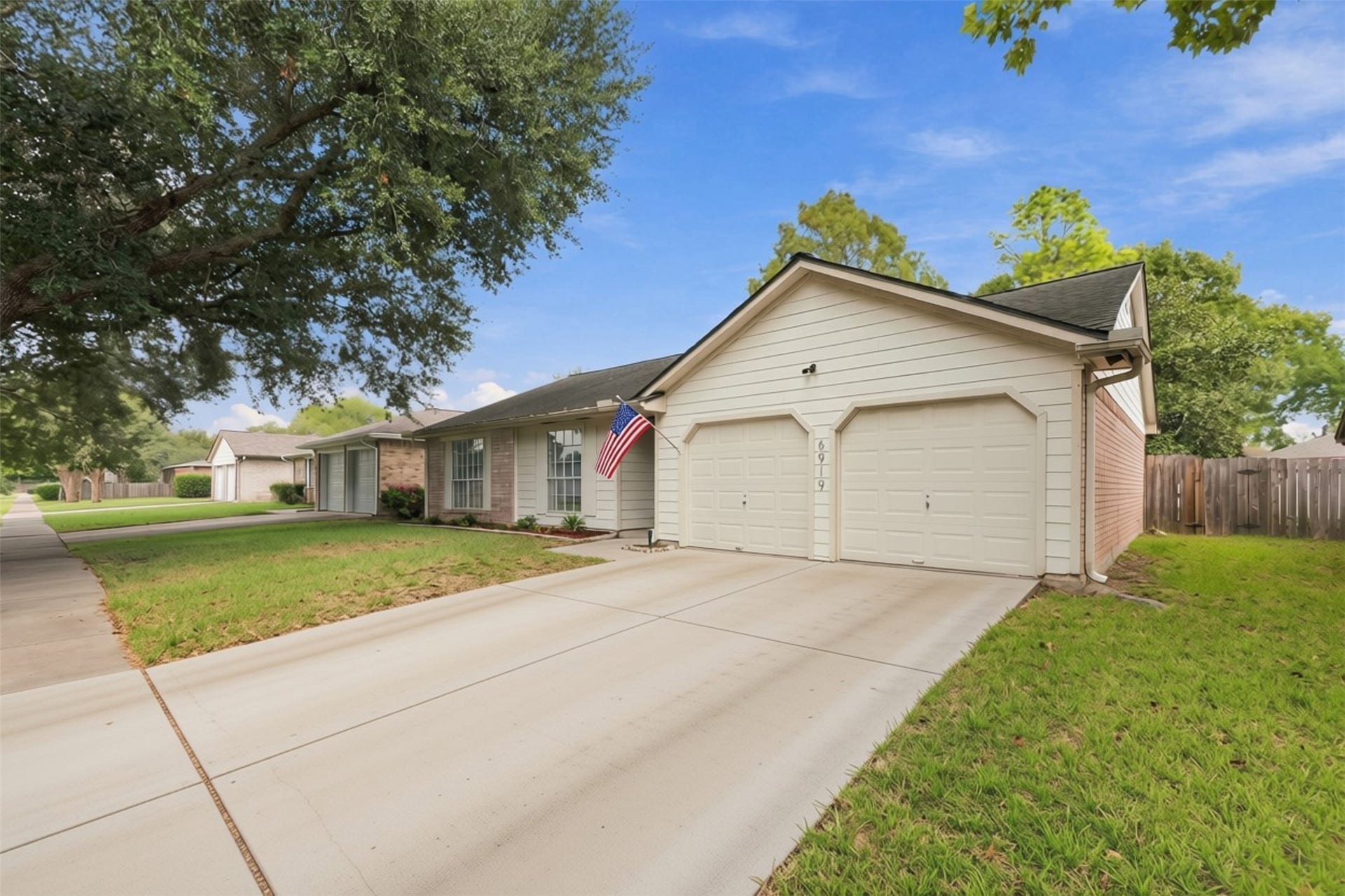 6919 Grant Drive, Richmond, TX 77469 6919 Grant Drive, Richmond, TX 77469