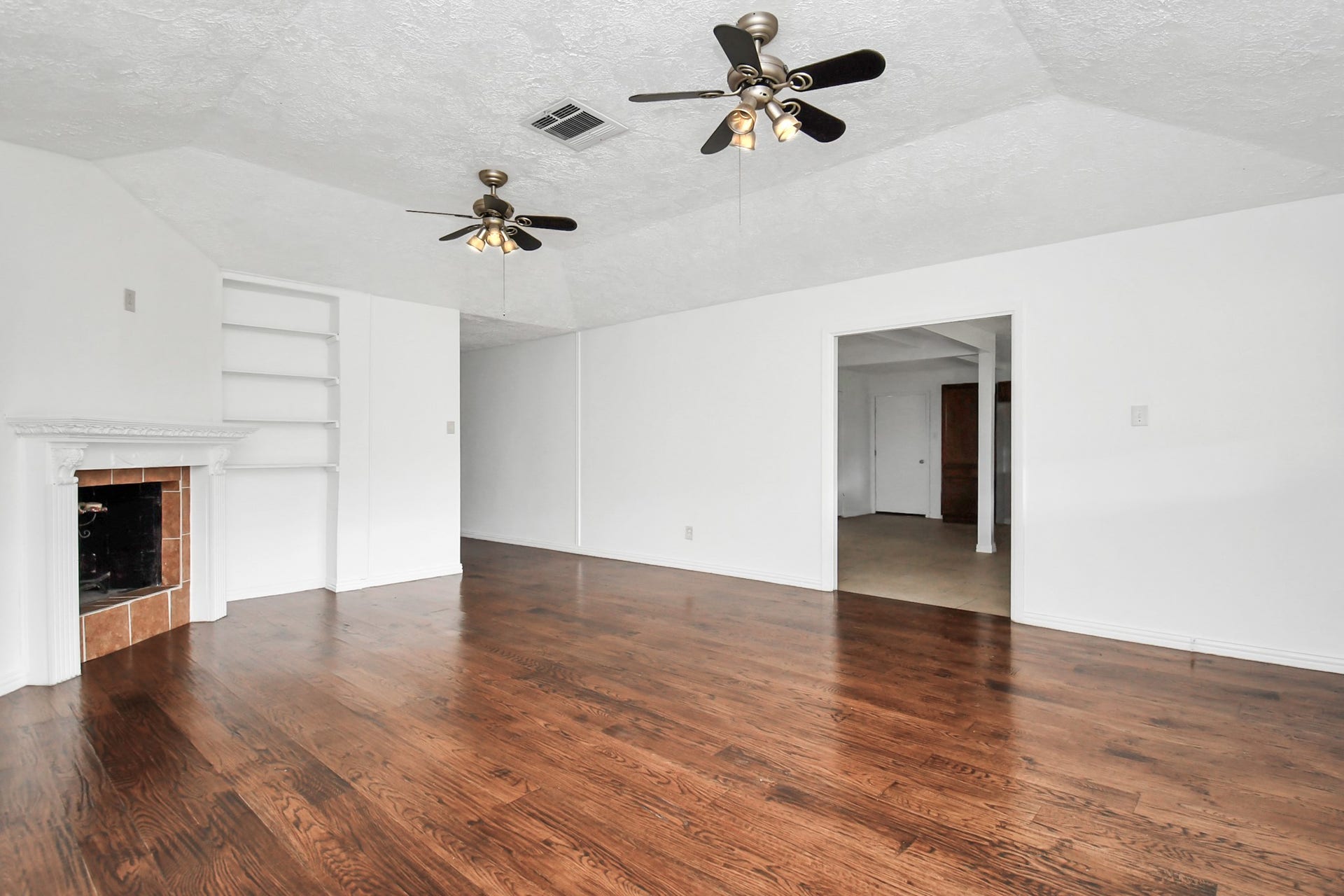 10131 Kent Towne Ln, Sugar Land, TX 77498 10131 Kent Towne Ln, Sugar Land, TX 77498