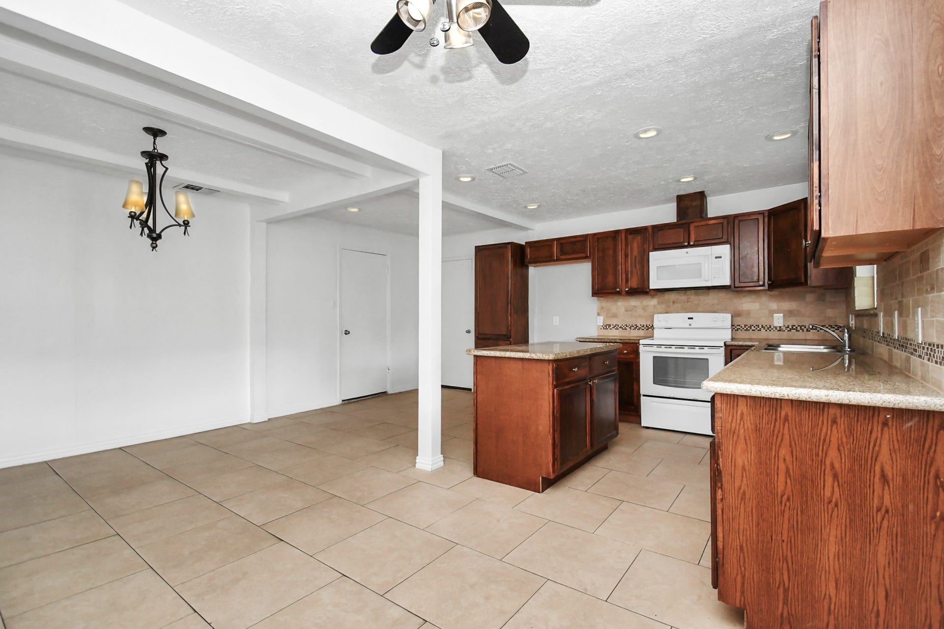 10131 Kent Towne Ln, Sugar Land, TX 77498 10131 Kent Towne Ln, Sugar Land, TX 77498