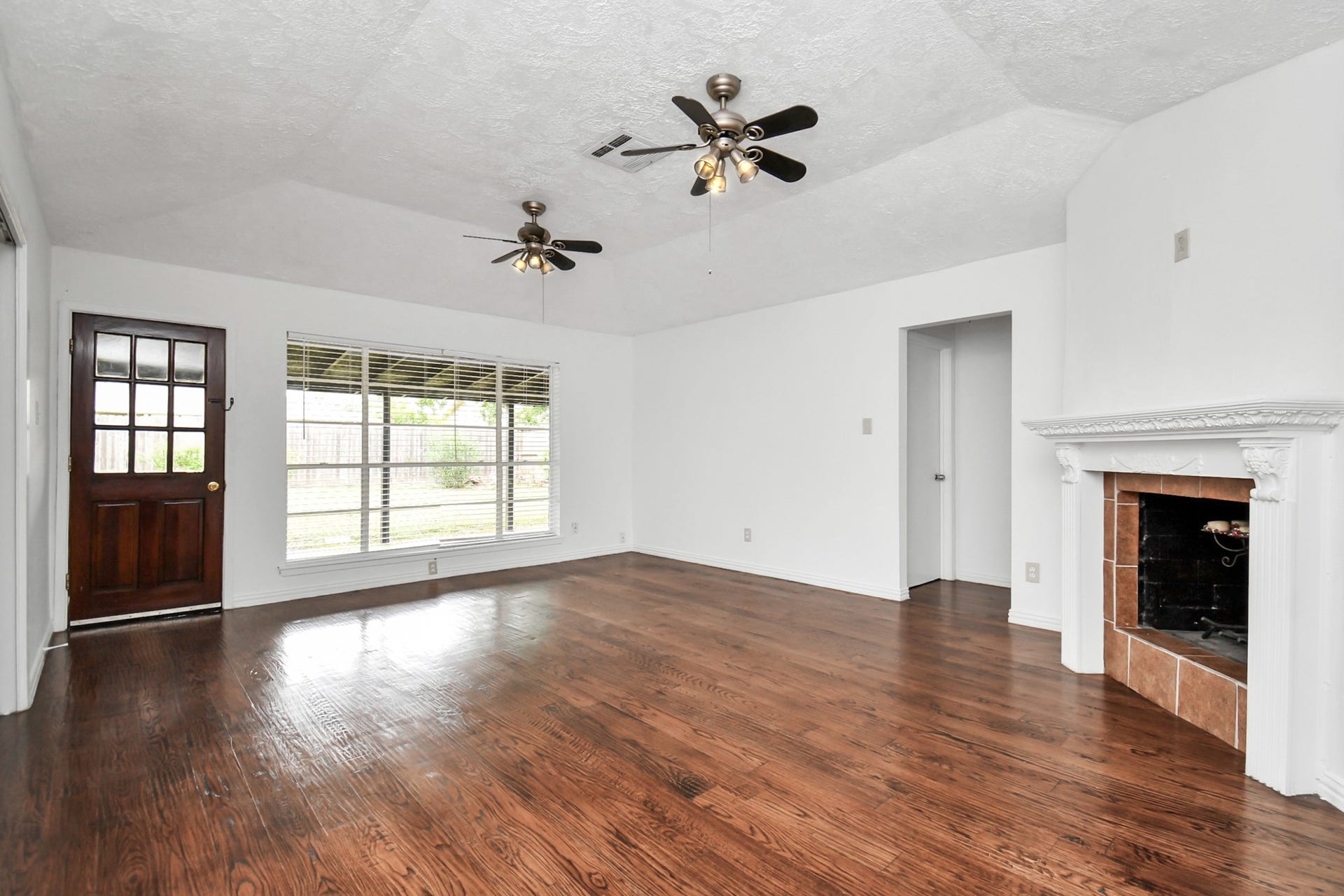 10131 Kent Towne Ln, Sugar Land, TX 77498 10131 Kent Towne Ln, Sugar Land, TX 77498