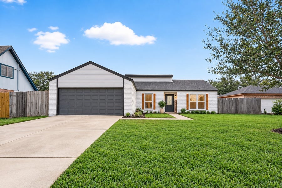 Property photo for 13110 Naples Lane, Stafford, TX