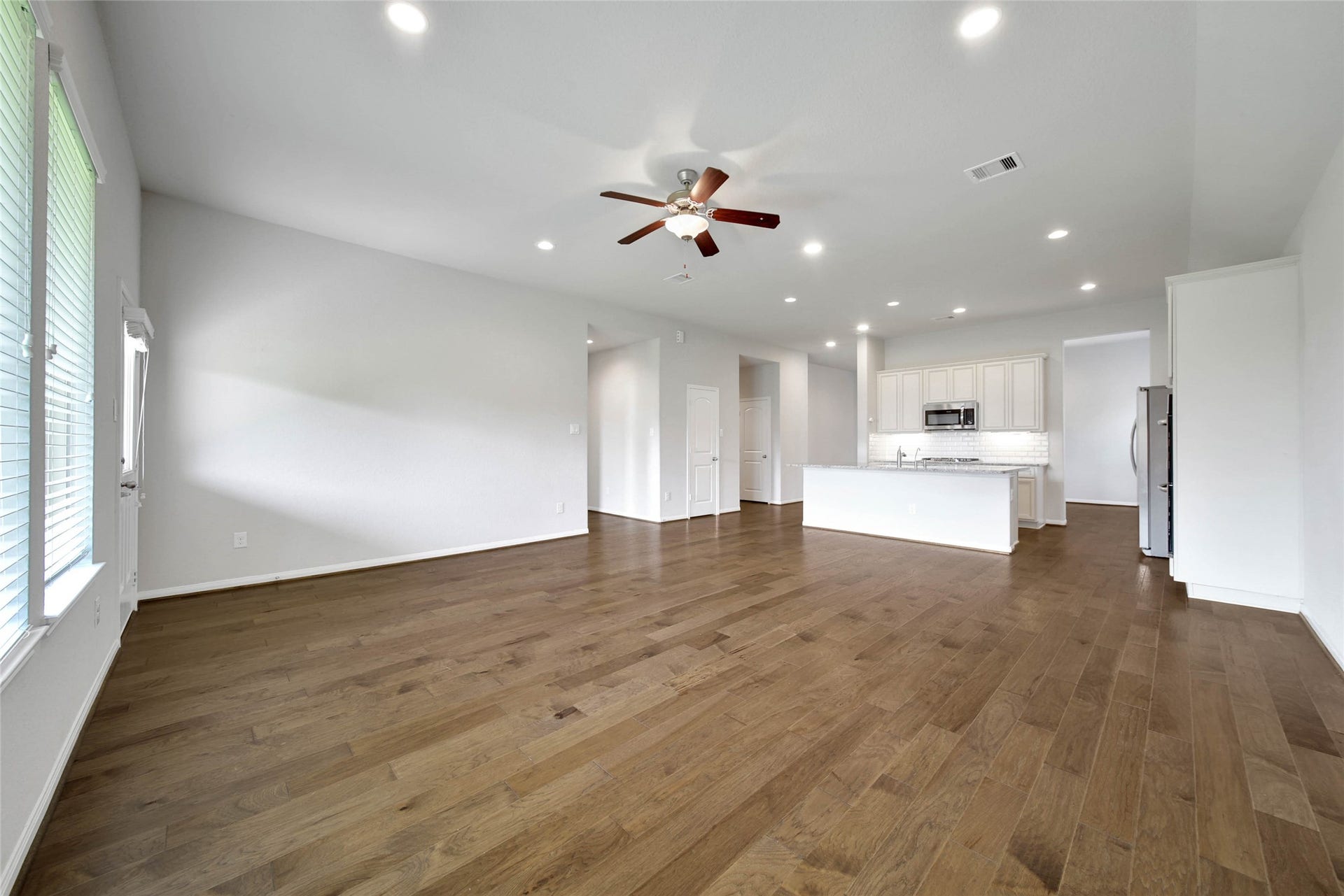15423 Hopkins Cedar Drive, Humble, TX 77346 Open floor plan