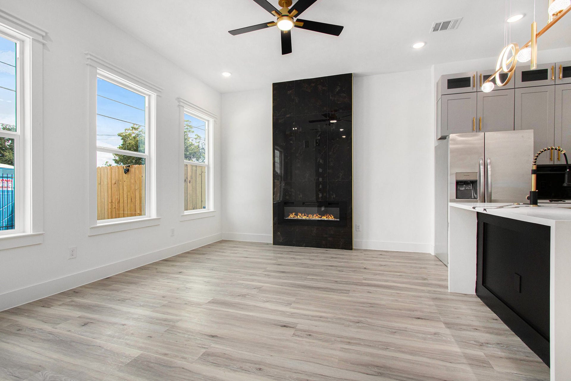 3652 Seabrook Street, #A/B, Houston, TX 77021 3652 Seabrook Street, #A/B, Houston, TX 77021