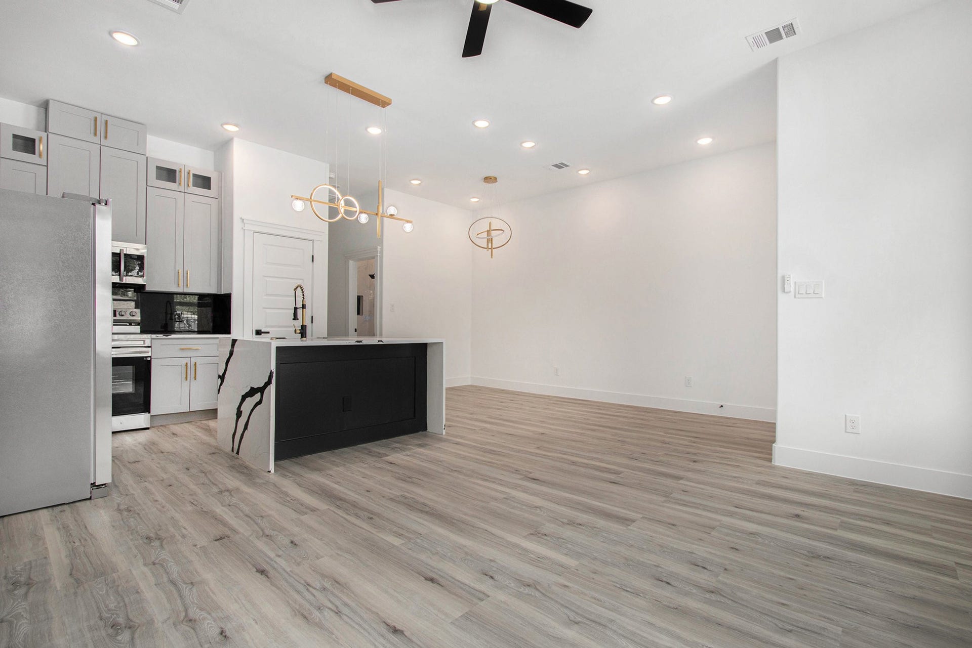 3652 Seabrook Street, #A/B, Houston, TX 77021 3652 Seabrook Street, #A/B, Houston, TX 77021