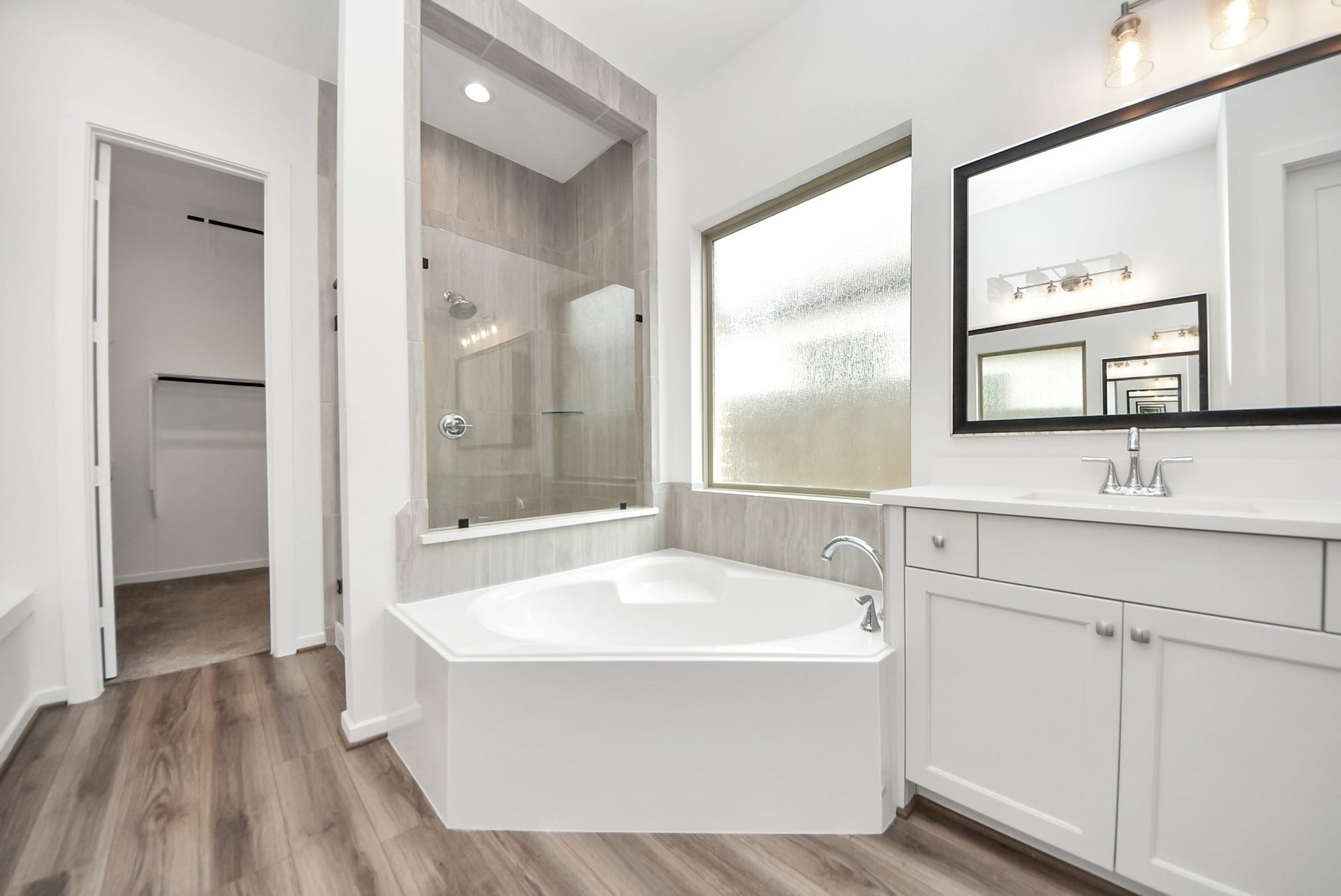 7319 Perching Hawk Trail, Katy, TX 77493 Primary bathroom soaking tub and separate shower