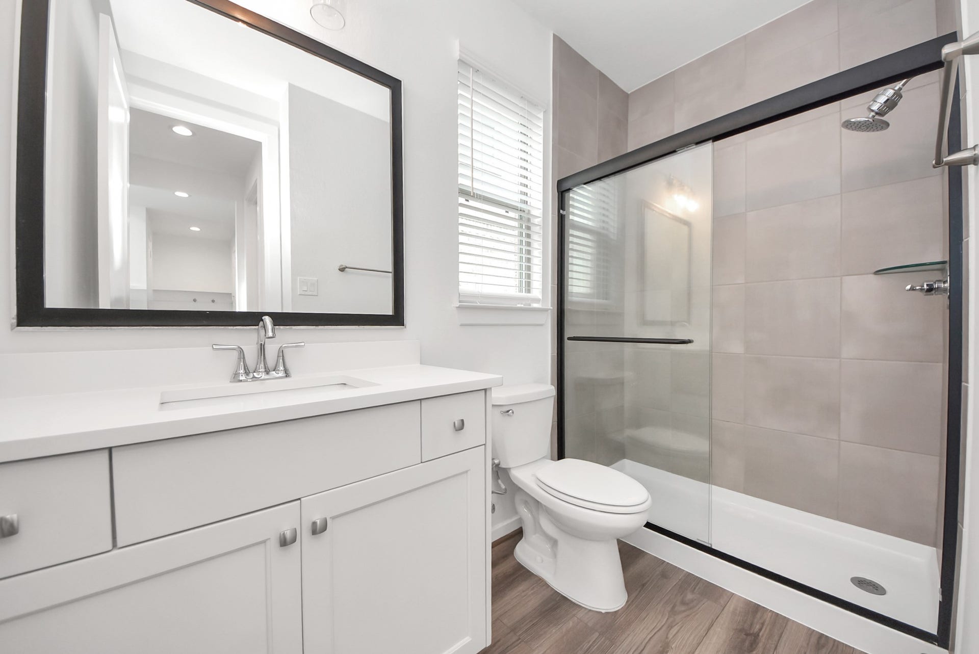 7319 Perching Hawk Trail, Katy, TX 77493 Secondary bathroom downstairs