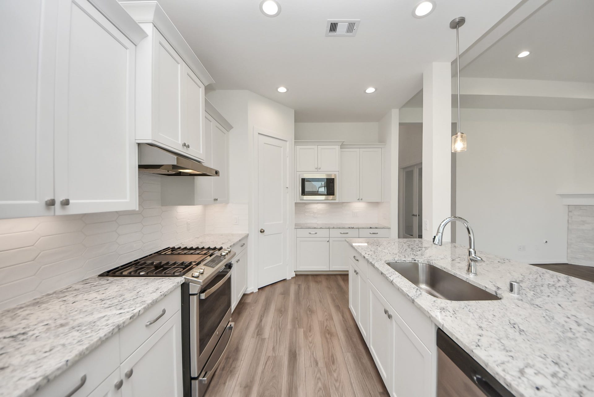 7319 Perching Hawk Trail, Katy, TX 77493 Kitchen
