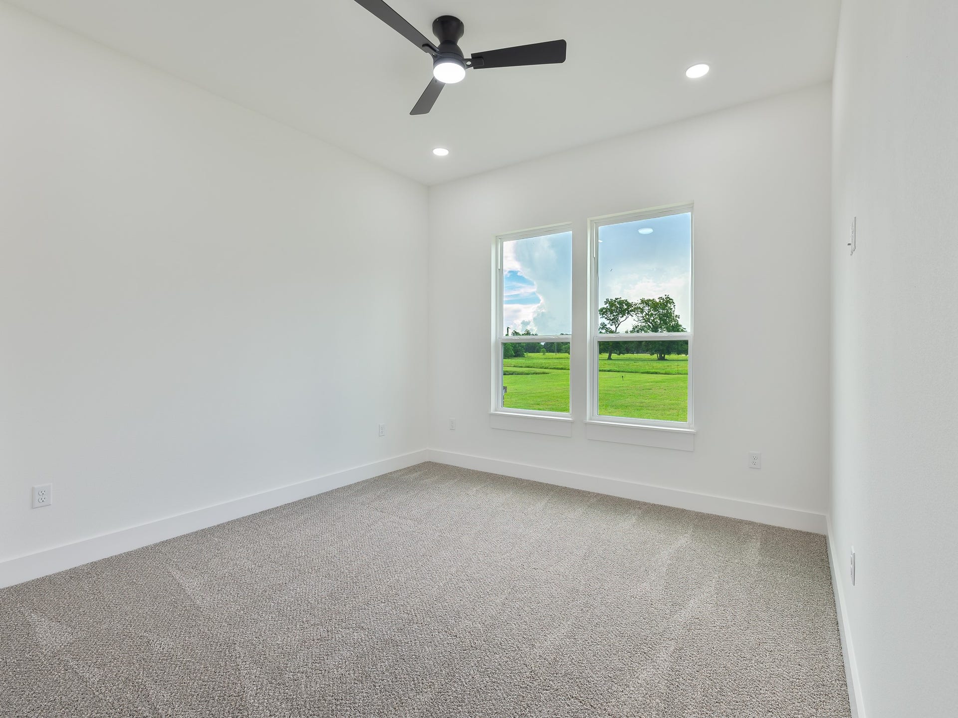 500 Campfire Trail, Angleton, TX 77515 Bedroom #3