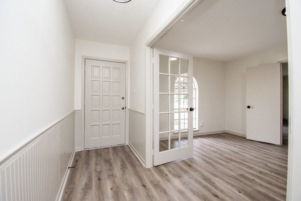 729 Arbor Drive, Deer Park, TX 77536 Welcoming entry opening