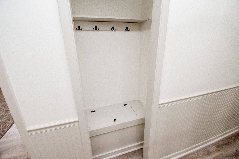 729 Arbor Drive, Deer Park, TX 77536 Convenient hallway storage and closet space