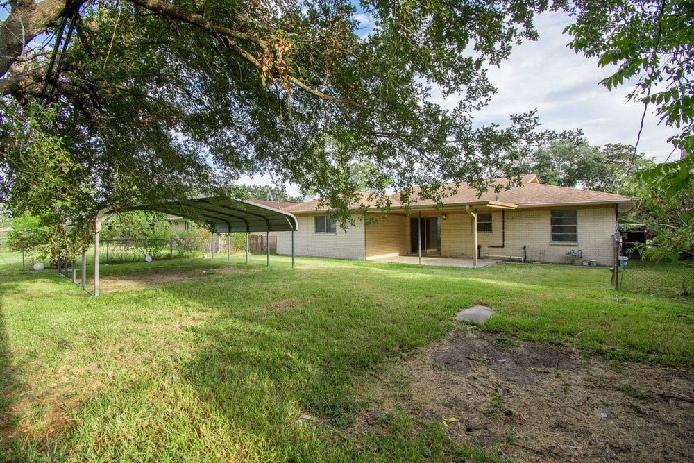 729 Arbor Drive, Deer Park, TX 77536 729 Arbor Drive, Deer Park, TX 77536