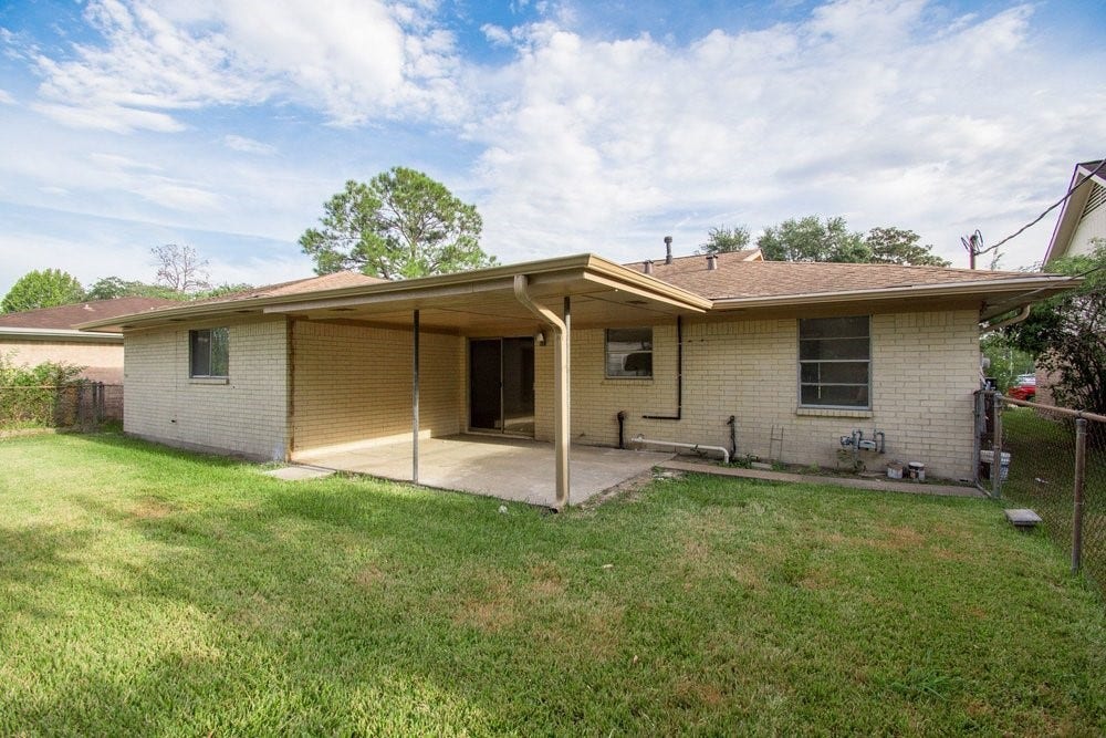 729 Arbor Drive, Deer Park, TX 77536 729 Arbor Drive, Deer Park, TX 77536