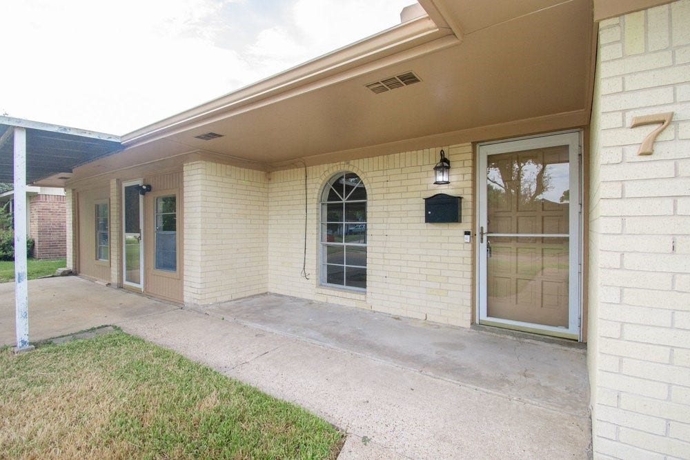 729 Arbor Drive, Deer Park, TX 77536 729 Arbor Drive, Deer Park, TX 77536
