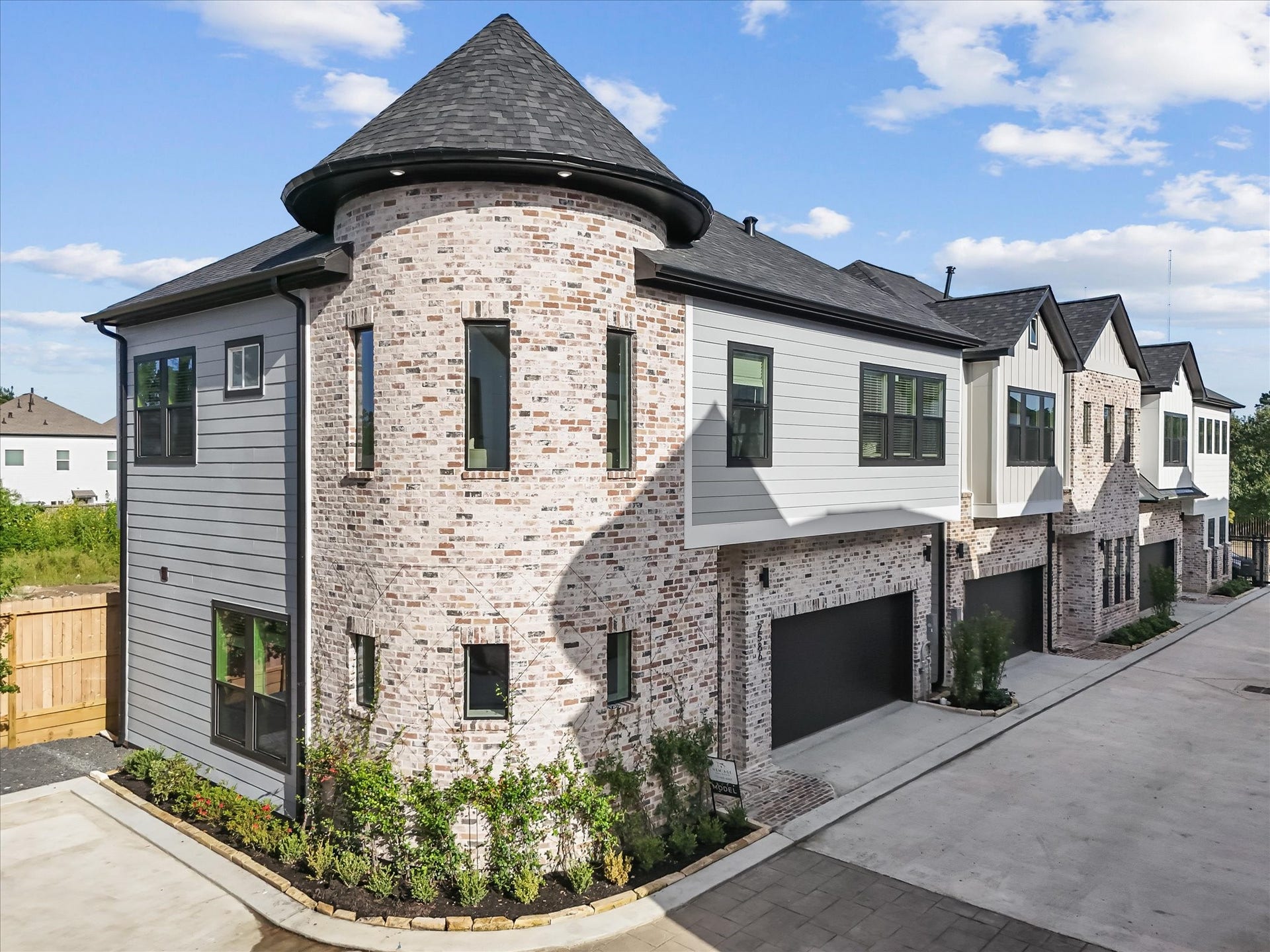2593 Paul Quinn Street, Houston, TX 77091 2593 Paul Quinn Street, Houston, TX 77091