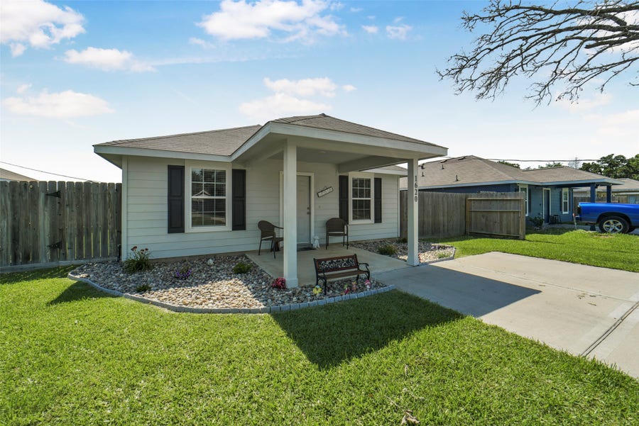 Property photo for 1620 23rd Street, Hempstead, TX
