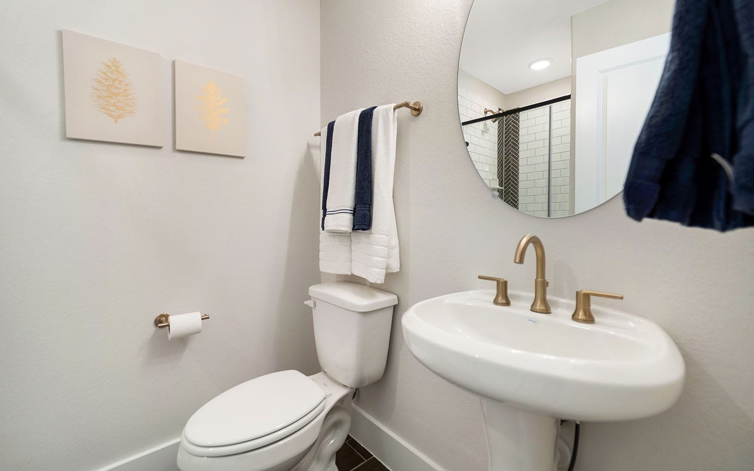 3610 Compass Pointe Court, Angleton, TX 77515 3610 Compass Pointe Court, Angleton, TX 77515