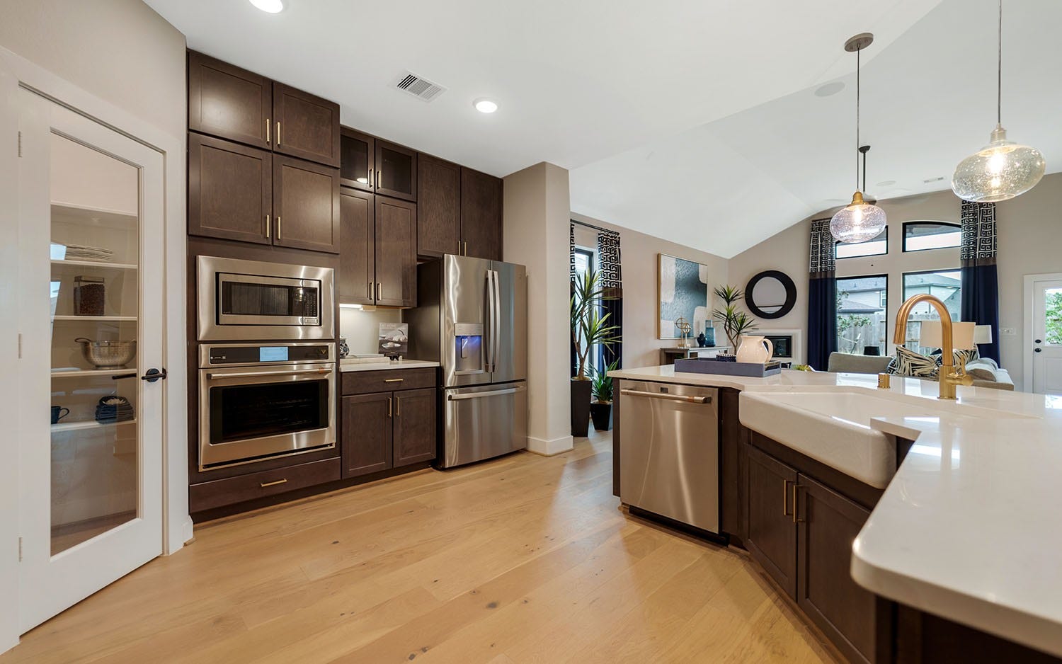 3610 Compass Pointe Court, Angleton, TX 77515 3610 Compass Pointe Court, Angleton, TX 77515