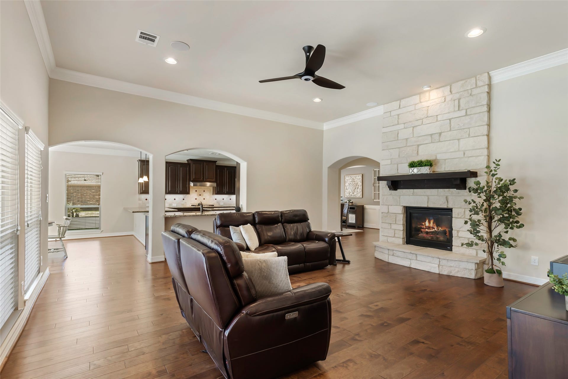 514 Carriage View Lane, Houston, TX 77336