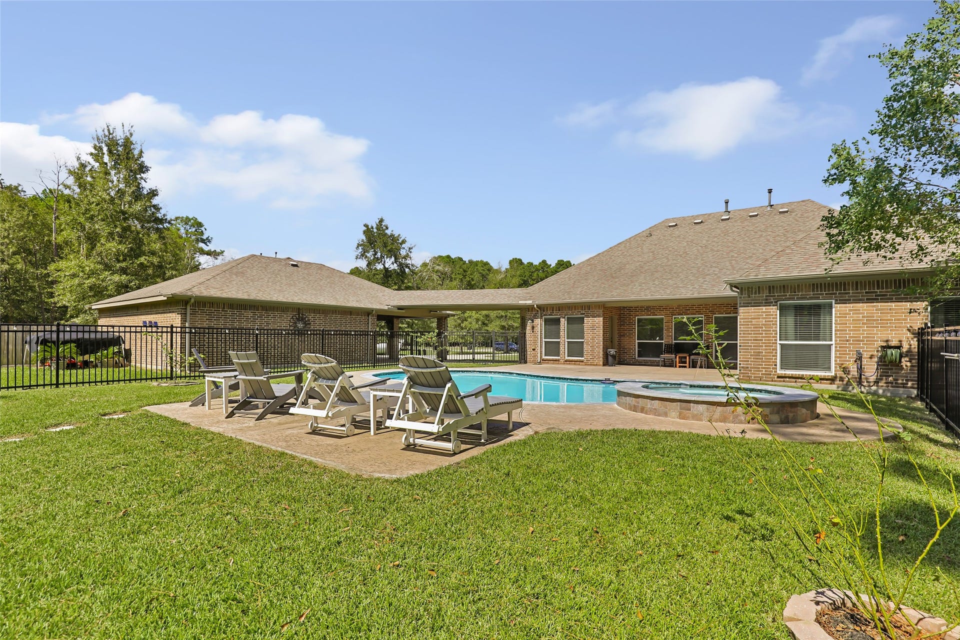 514 Carriage View Lane, Houston, TX 77336