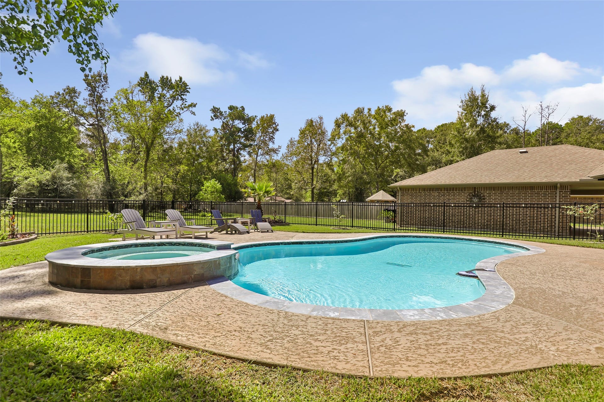 514 Carriage View Lane, Houston, TX 77336