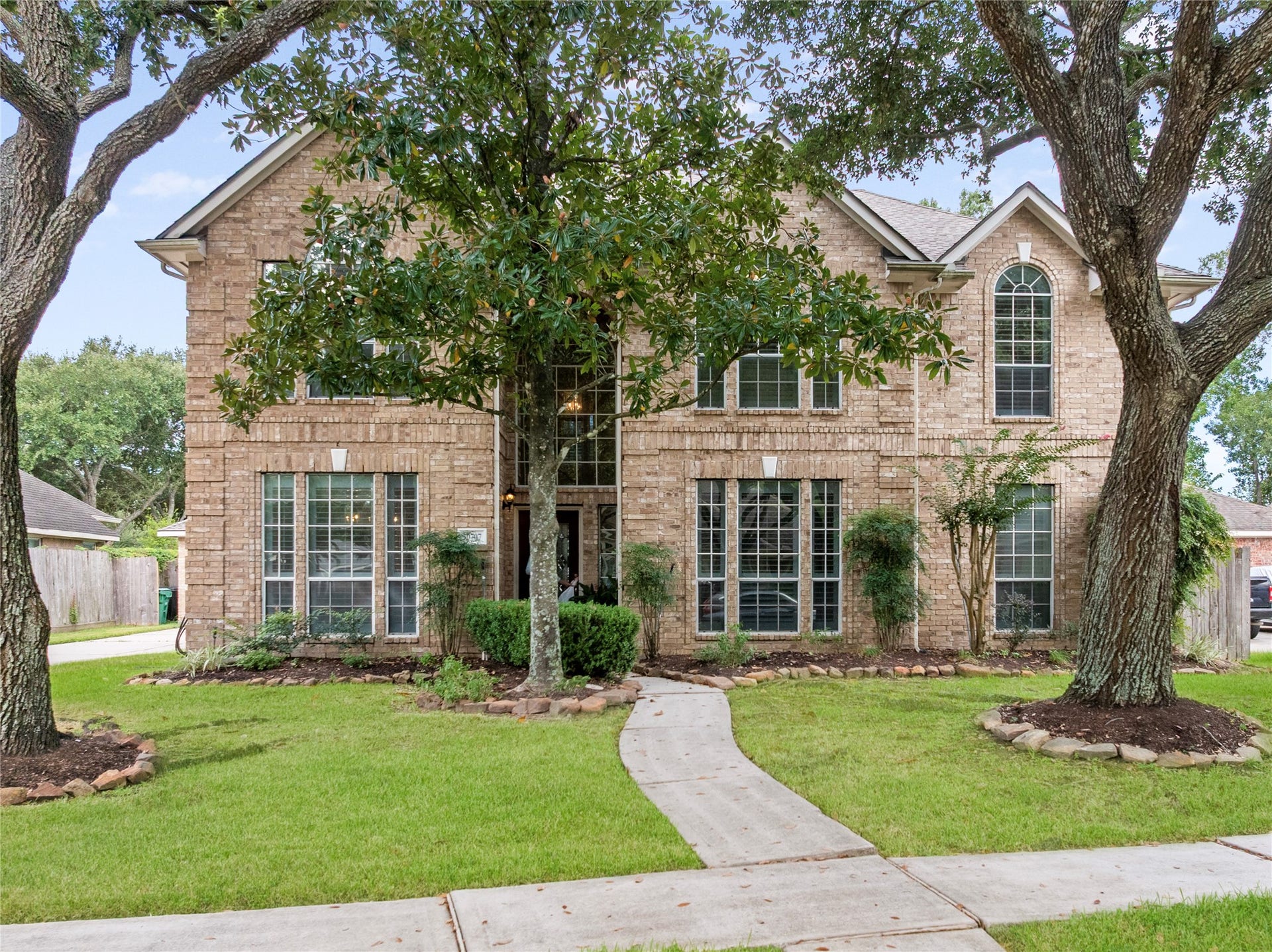Highly sought after Traditional two story brick home on a peaceful culdesac in Imperial Oaks Estates, just steps away from the community pools, pavilion, trails, parks and playgrounds.  Location, location, location!