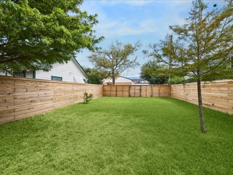 1006 W 8th Street, Houston, TX 77007