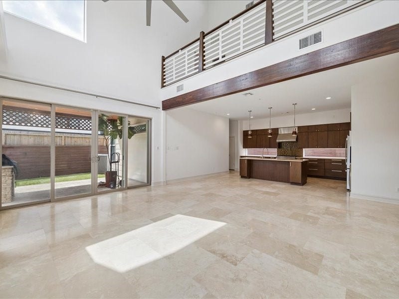 1006 W 8th Street, Houston, TX 77007