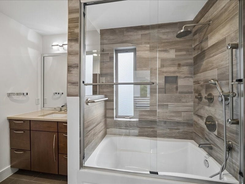 2nd Floor Bathroom