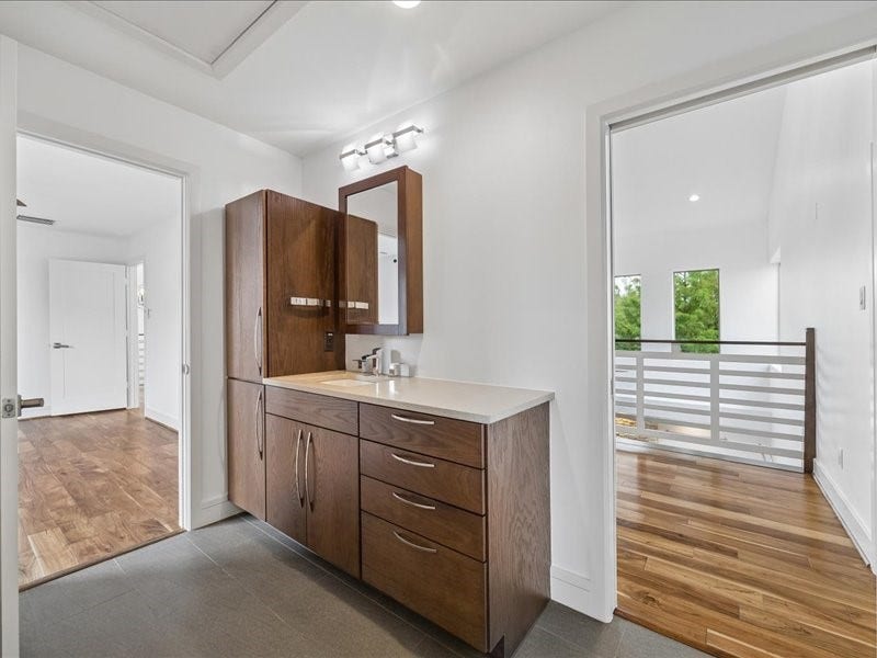 2nd Floor Bathroom
