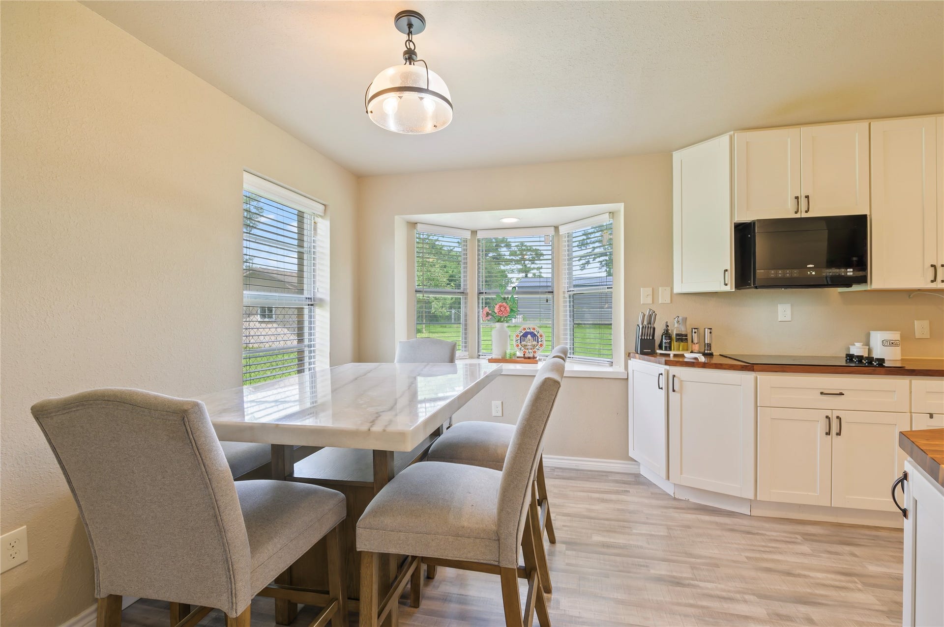 1925 Avenue L, Santa Fe, TX 77510 1925 Avenue L, Santa Fe, TX 77510