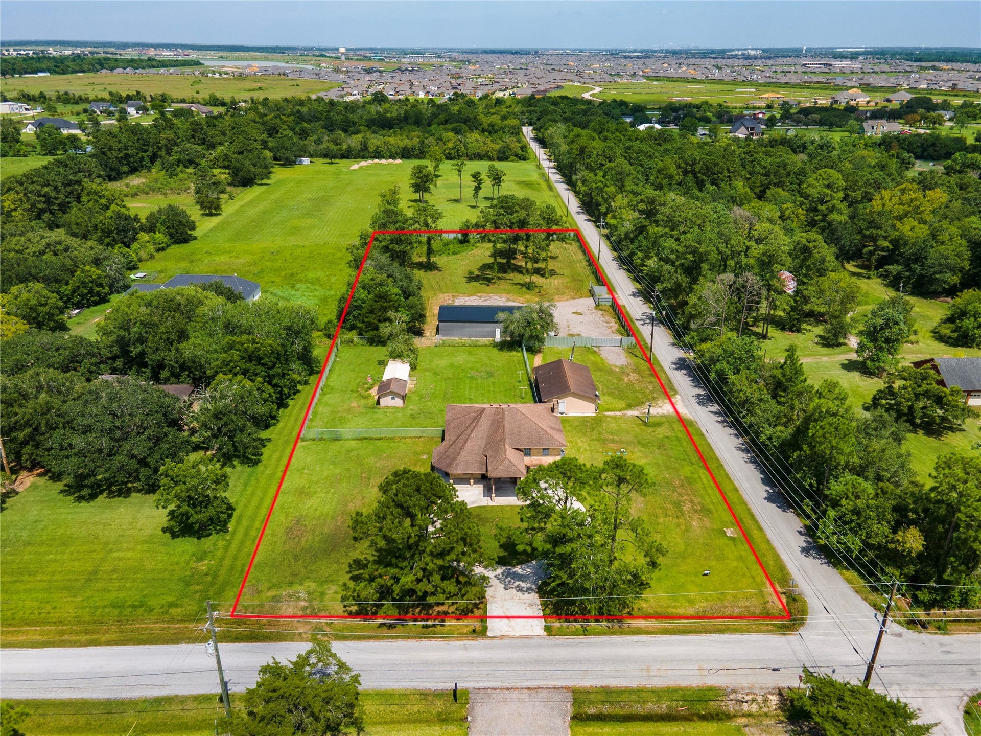 1925 Avenue L, Santa Fe, TX 77510 1925 Avenue L, Santa Fe, TX 77510
