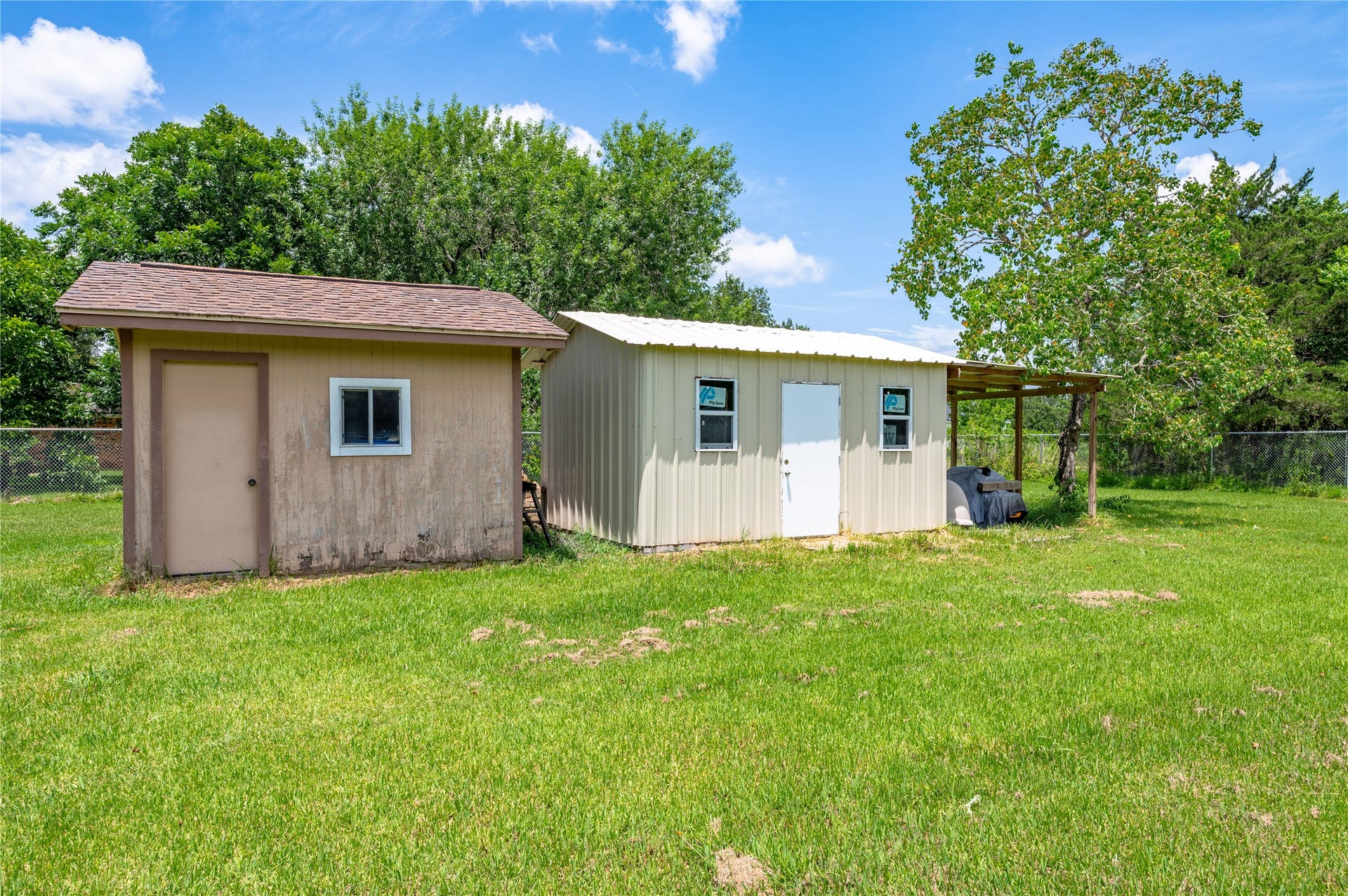 1925 Avenue L, Santa Fe, TX 77510 1925 Avenue L, Santa Fe, TX 77510