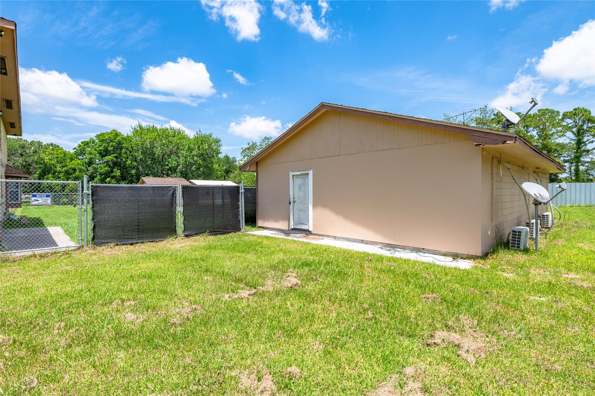 1925 Avenue L, Santa Fe, TX 77510 1925 Avenue L, Santa Fe, TX 77510