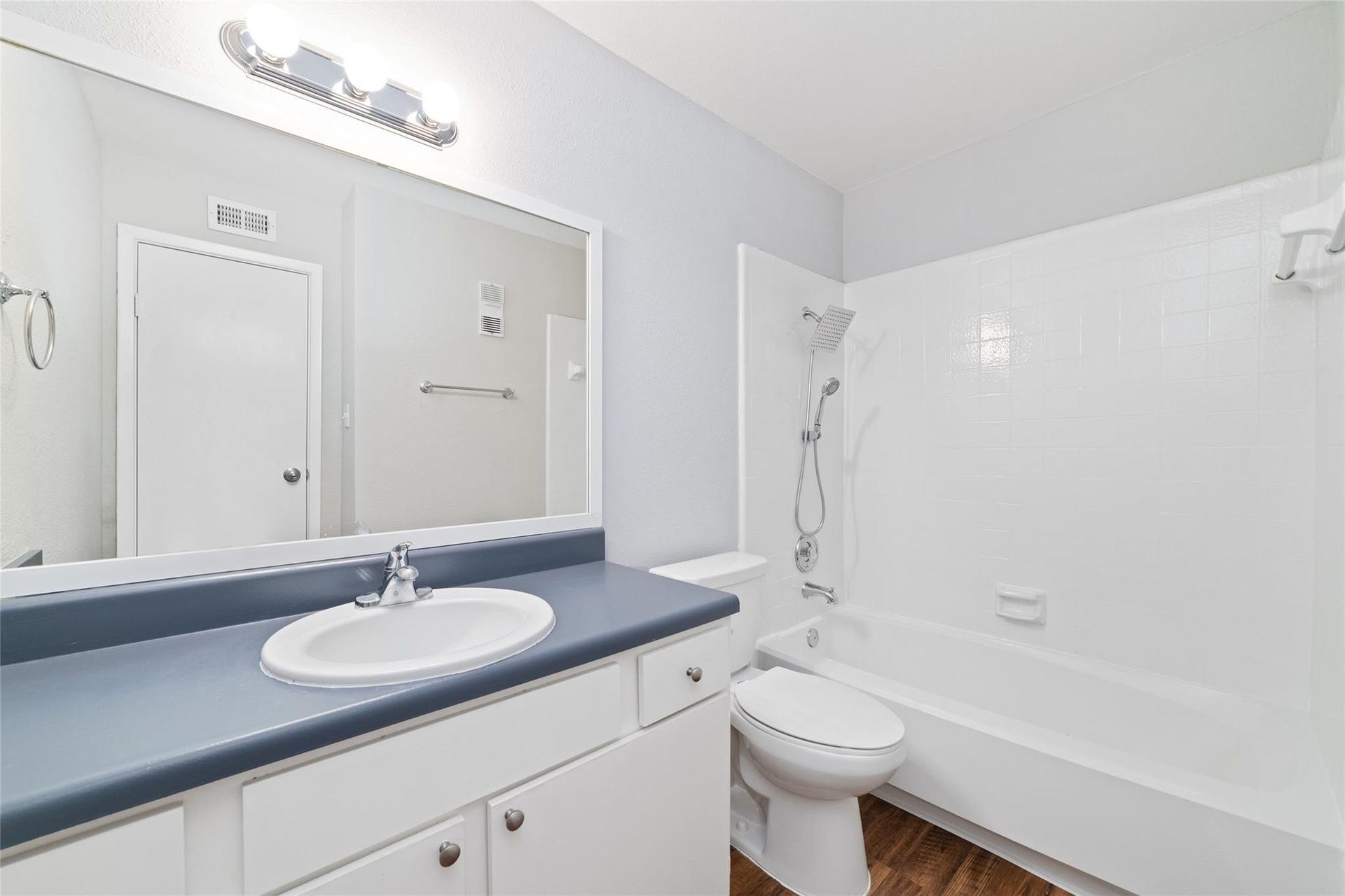 3085 Walnut Bend Lane, #23, Houston, TX 77042 3085 Walnut Bend Lane, #23, Houston, TX 77042