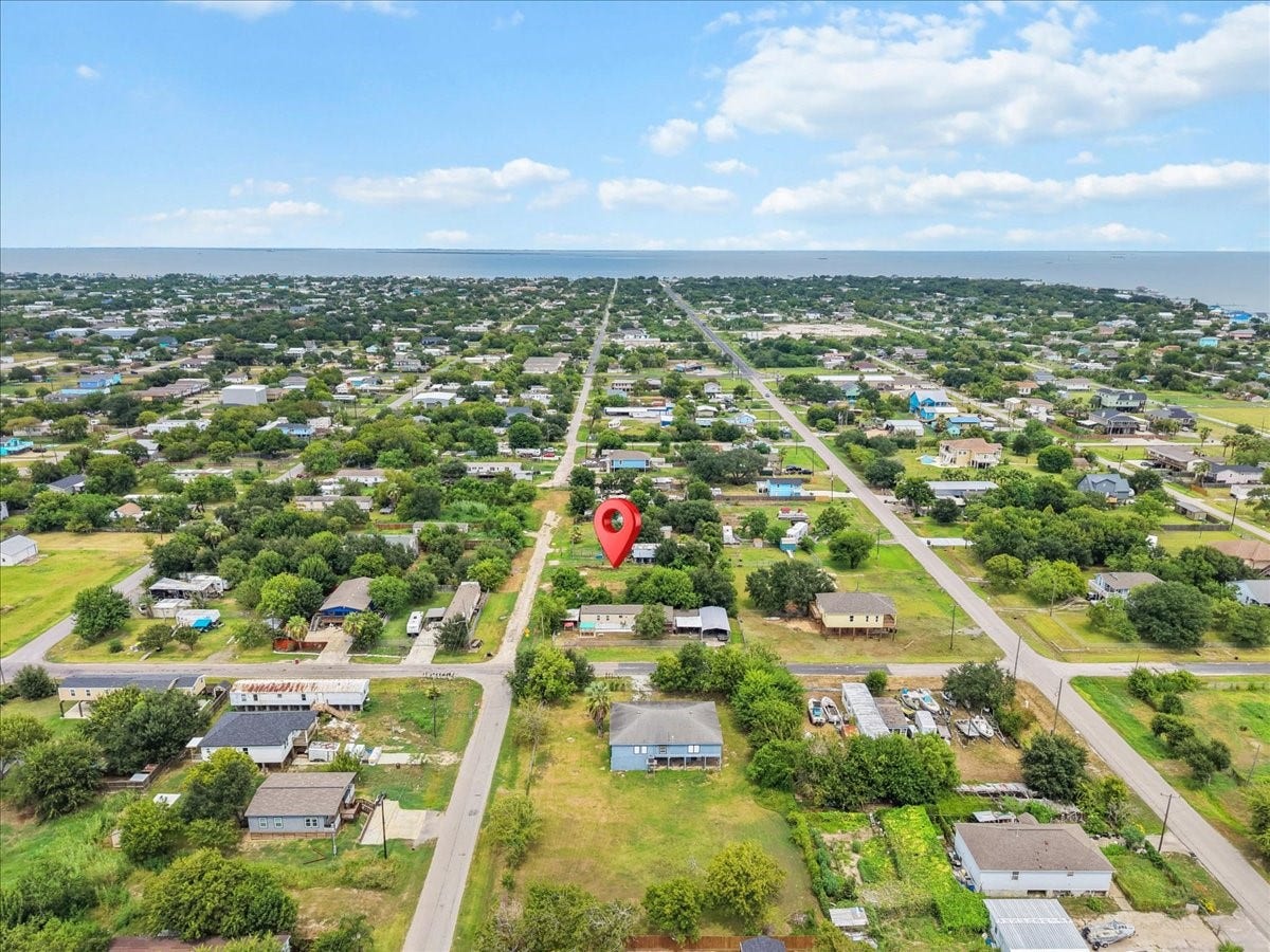 1047 10th Street, Dickinson, TX 77539 Surrounded by established homes and coastal scenery.