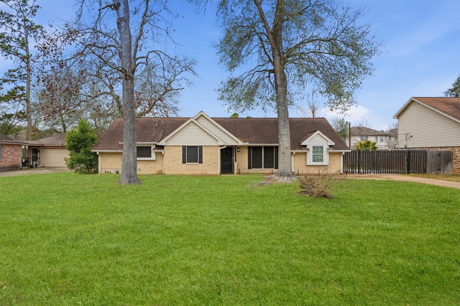 Property photo for 431 Dover Lane, Spring, TX