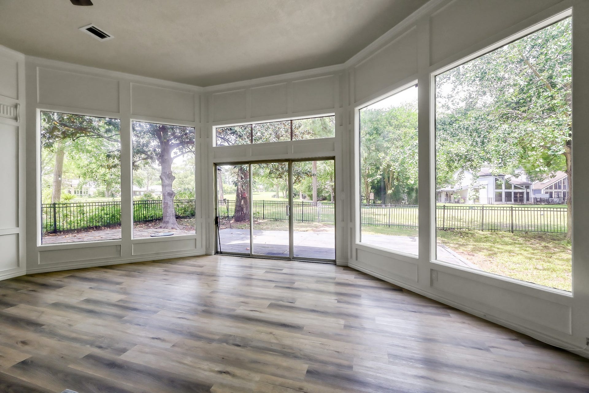 88 April Wind Drive S, Conroe, TX 77356