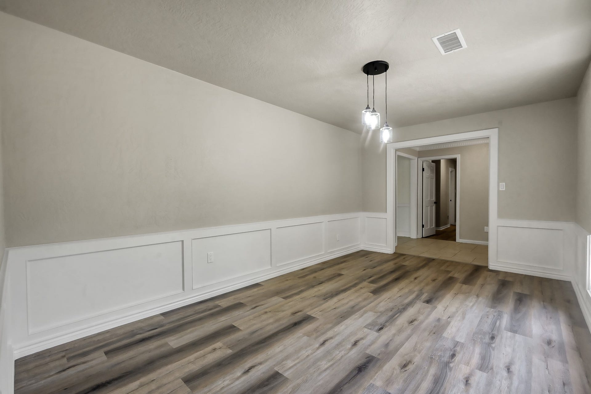 88 April Wind Drive S, Conroe, TX 77356