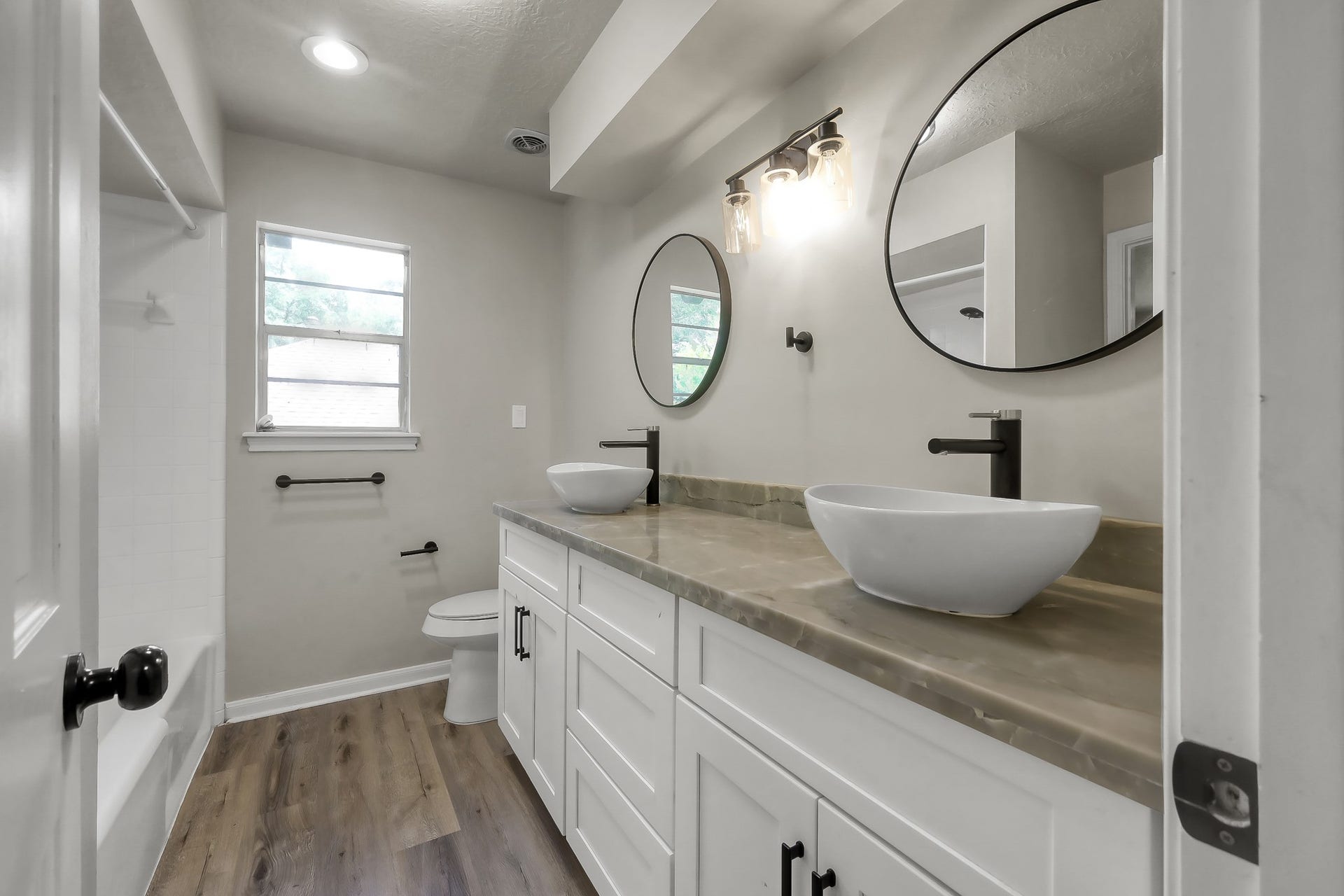 88 April Wind Drive S, Conroe, TX 77356