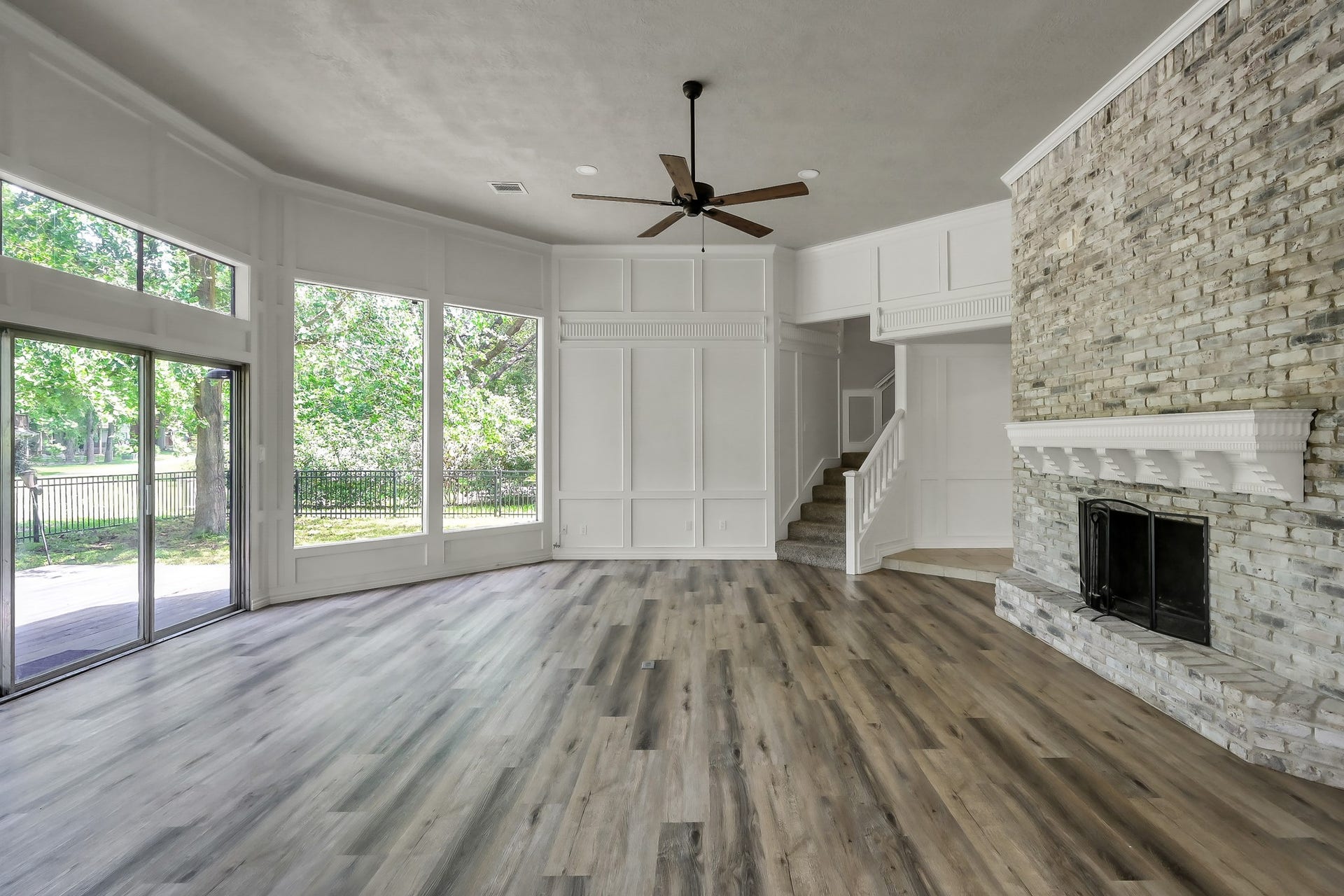88 April Wind Drive S, Conroe, TX 77356