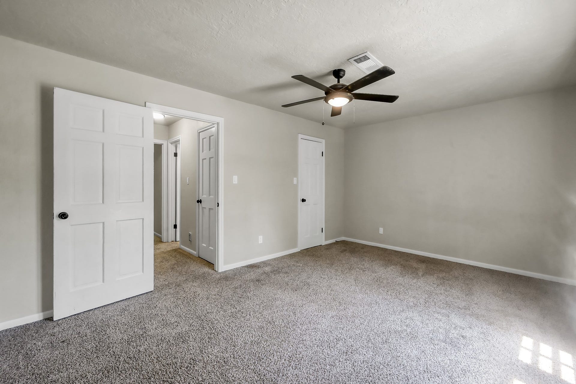 88 April Wind Drive S, Conroe, TX 77356