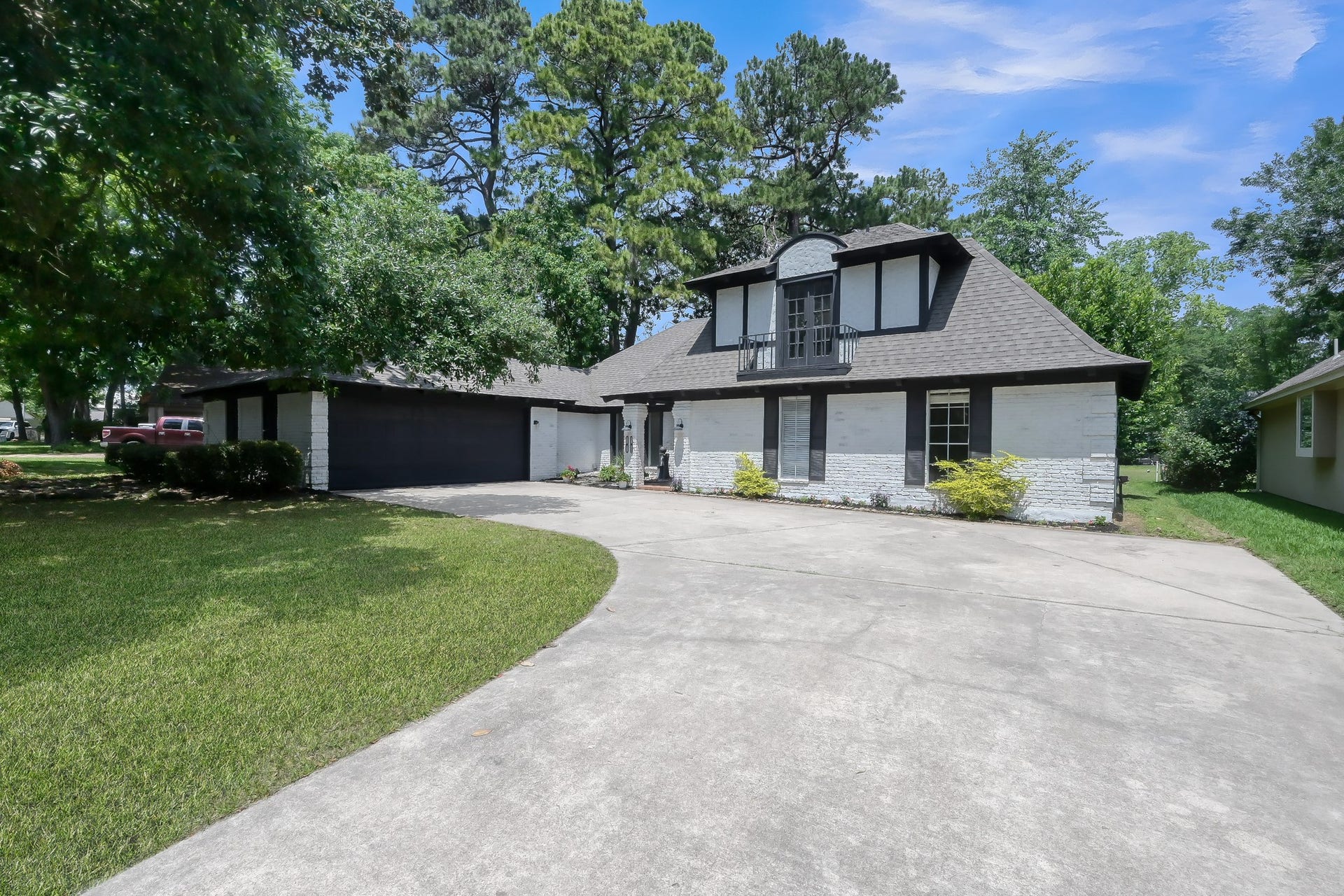 88 April Wind Drive S, Conroe, TX 77356