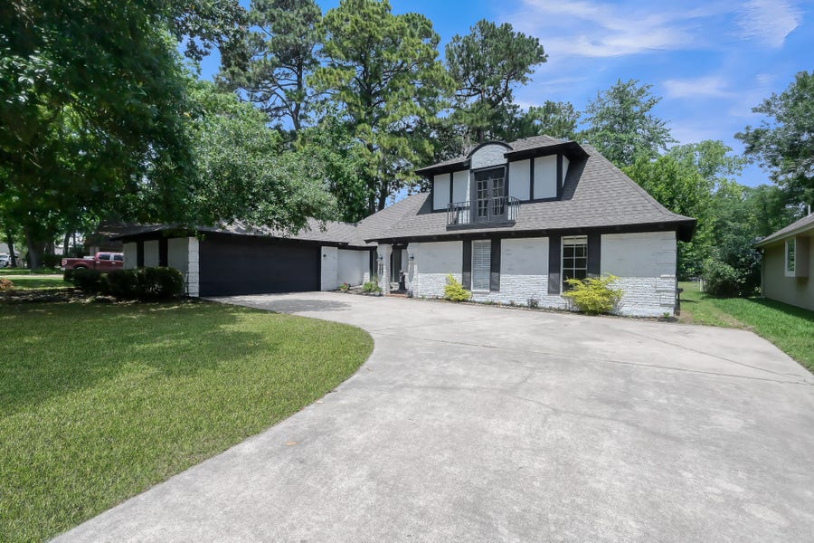 Property photo for 88 April Wind Drive S, Conroe, TX