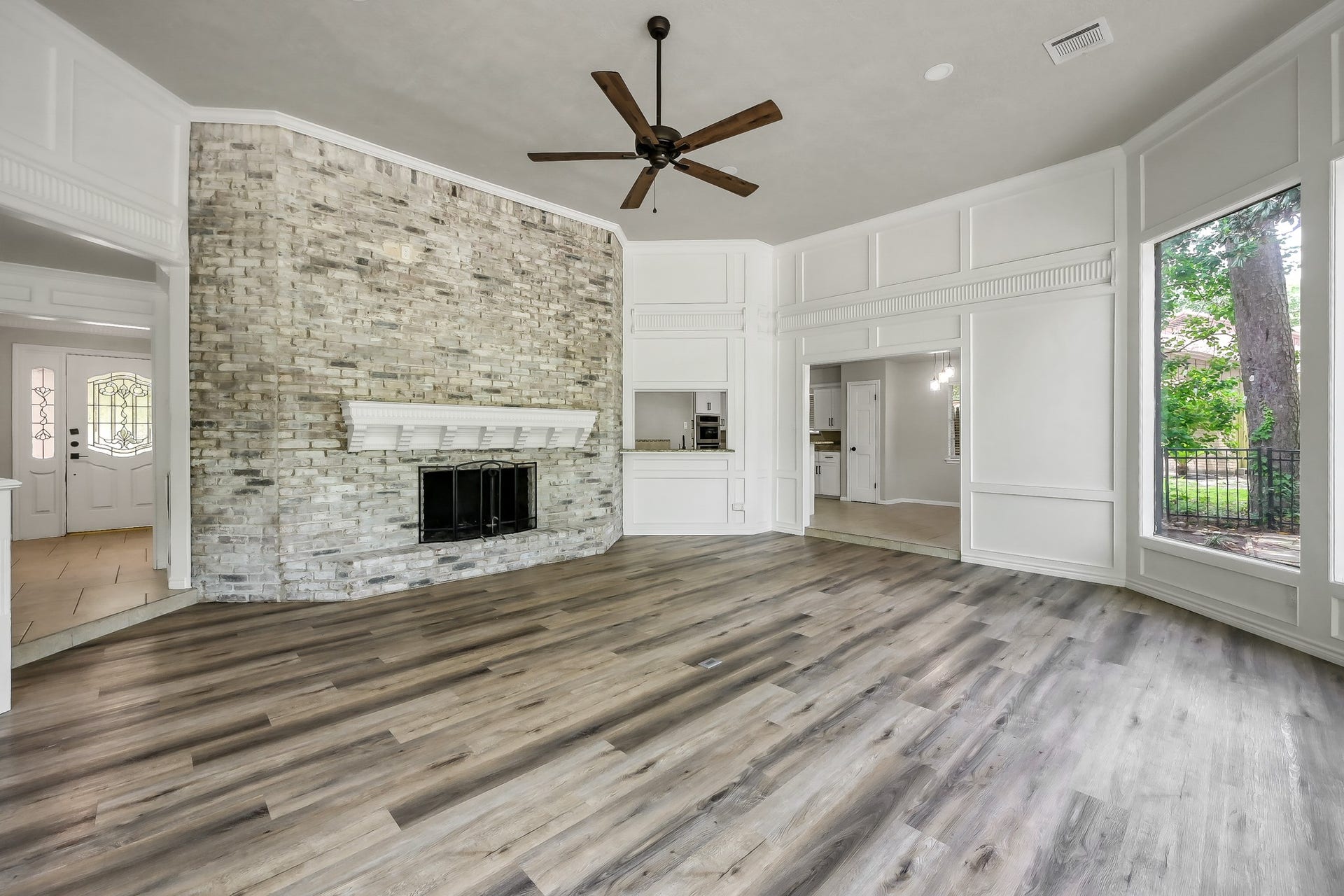 88 April Wind Drive S, Conroe, TX 77356