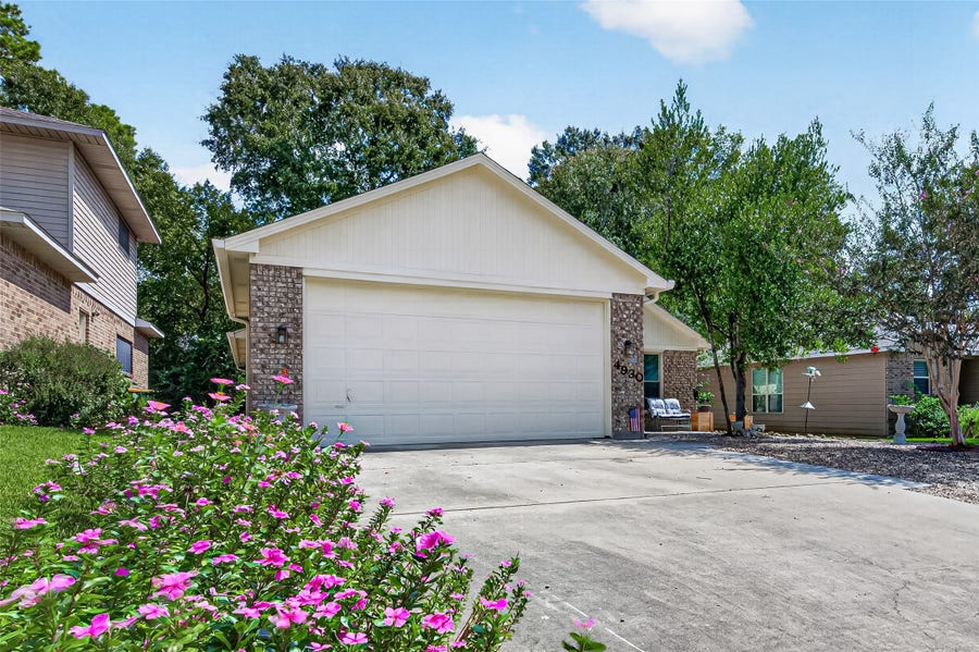Property photo for 4930 Pleasure Lake Lane, Willis, TX