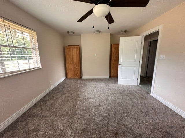 10 Forrest Lane, Angleton, TX 77515 10 Forrest Lane, Angleton, TX 77515