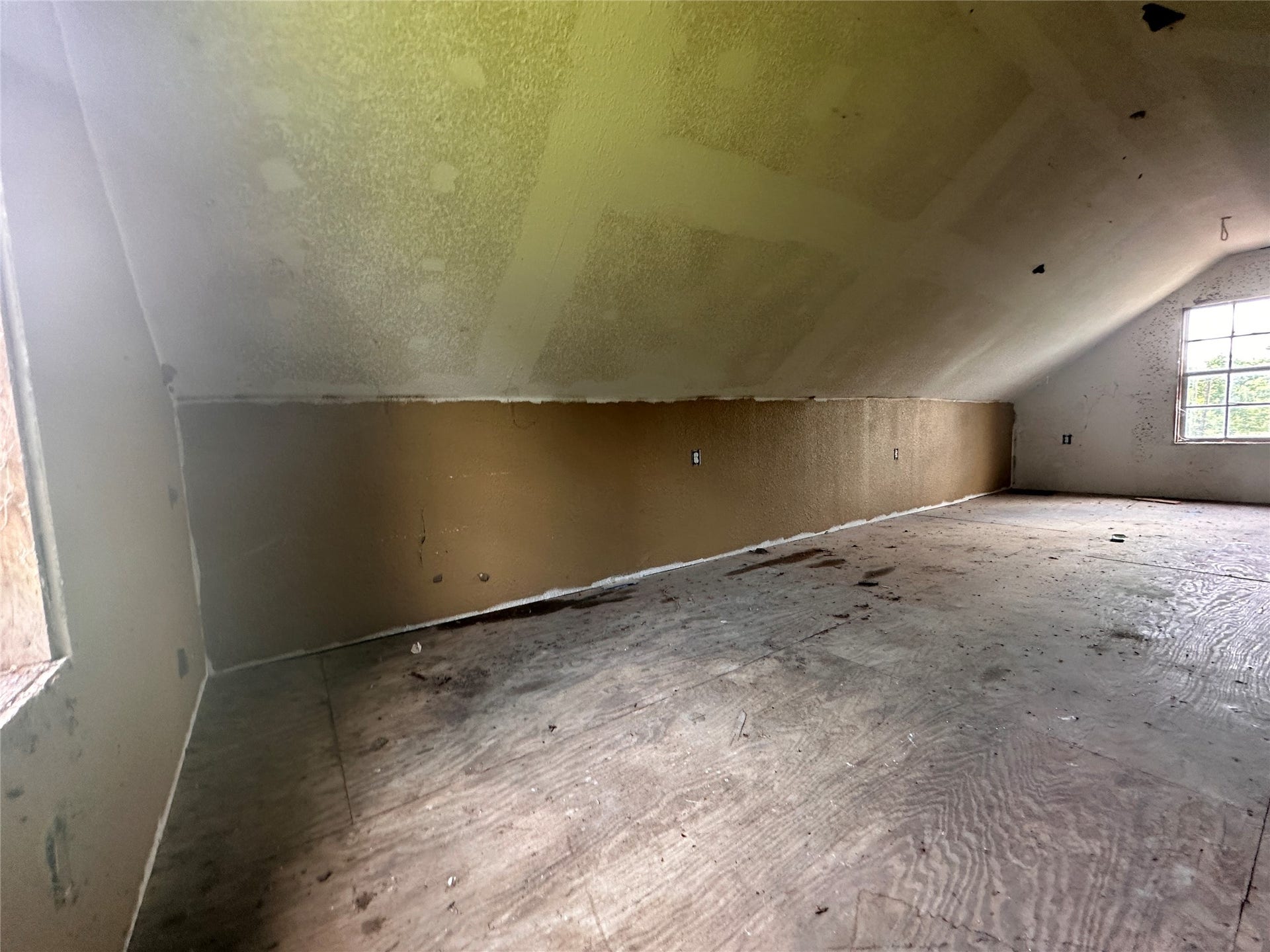 10 Forrest Lane, Angleton, TX 77515 10 Forrest Lane, Angleton, TX 77515