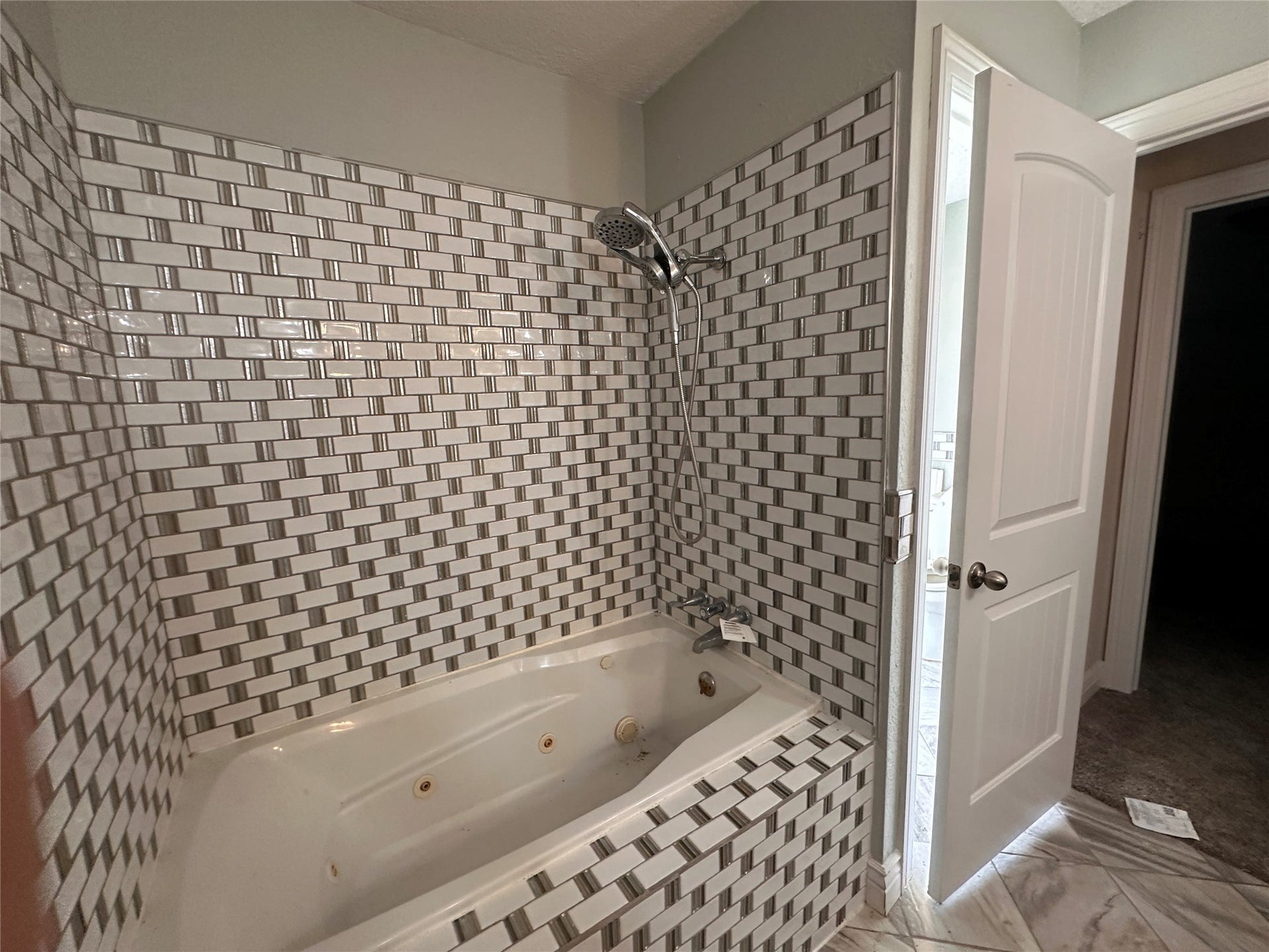 10 Forrest Lane, Angleton, TX 77515 10 Forrest Lane, Angleton, TX 77515
